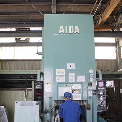 ナックルジョイントプレス AIDA製 400t